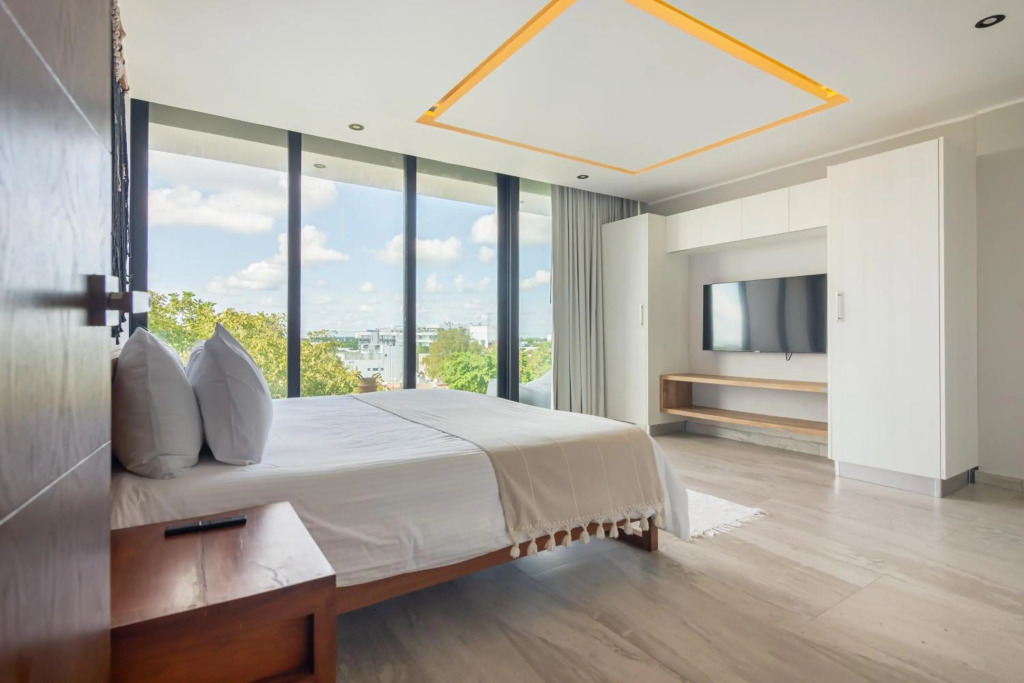 "TOH HOUSE " LUXURY APARTMENTS Near 5tv Av