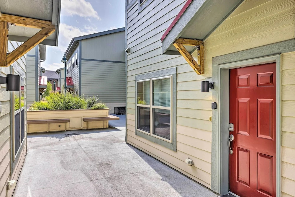 7 Mi to Slopes: Main Street Condo in Dillon