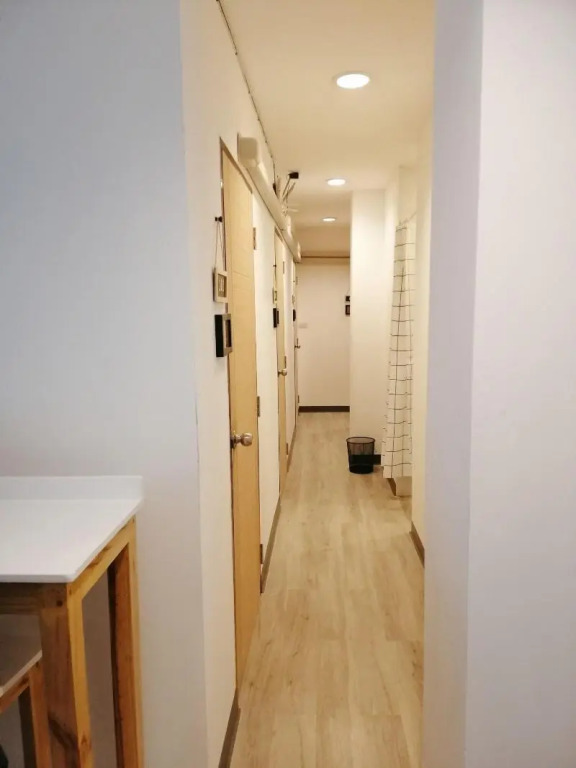 White House Hostel