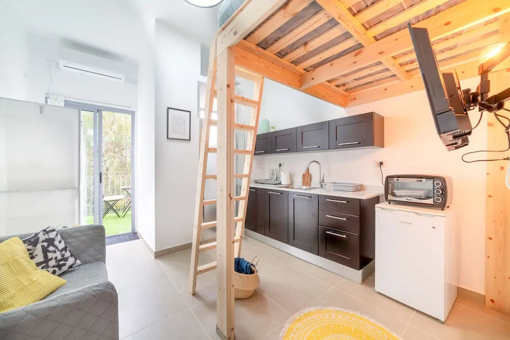Tree House Oasis