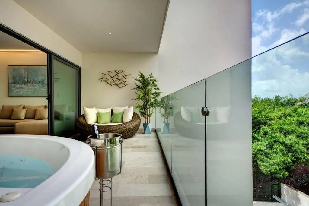 Brand New Classy Condo Just Steps from the Beach