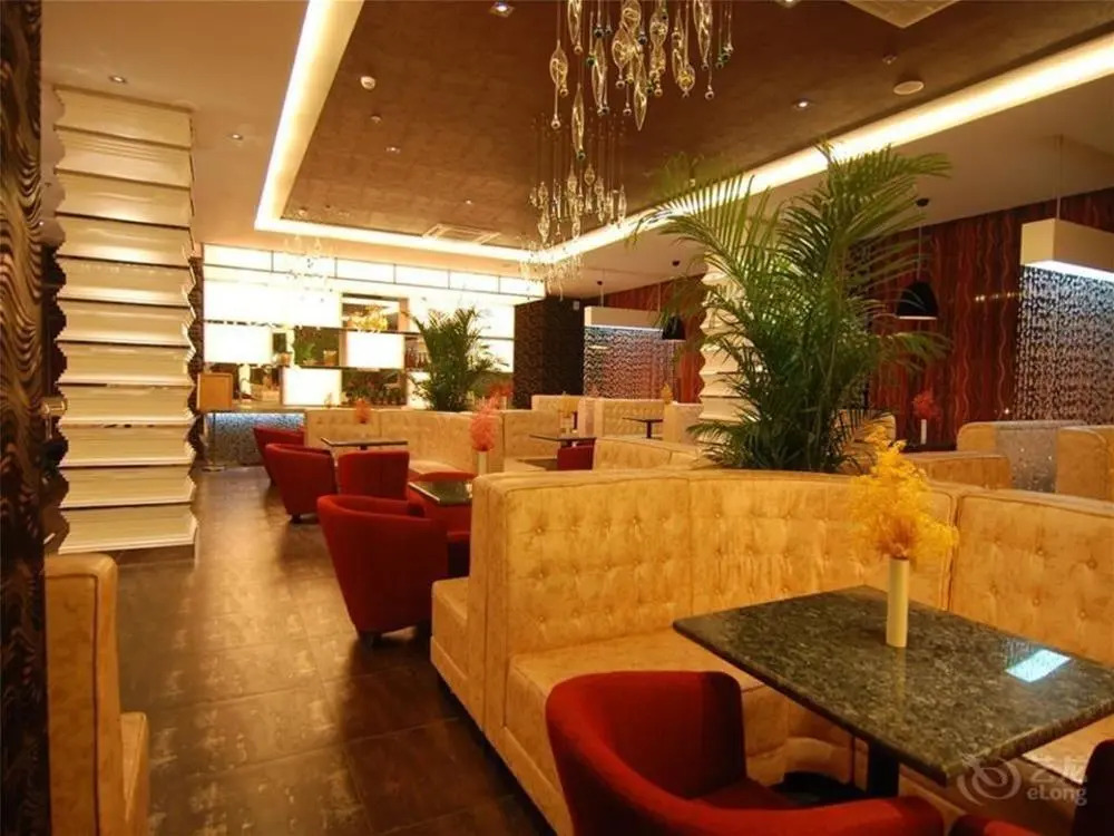 Kunming Long Way Hotel