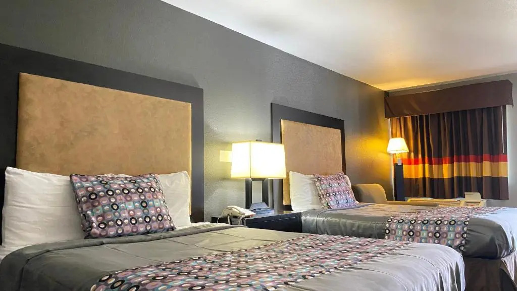 Island Suites Bay City