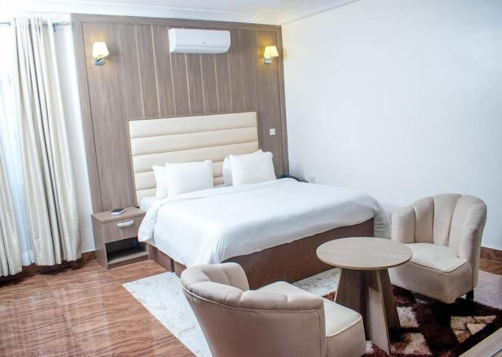 Blu Journey Hotel and Suites