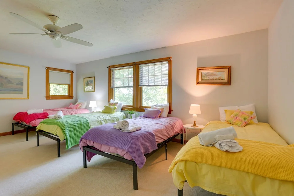 < 1 Mi to Camelback Resort: Home w/ Pool Table!