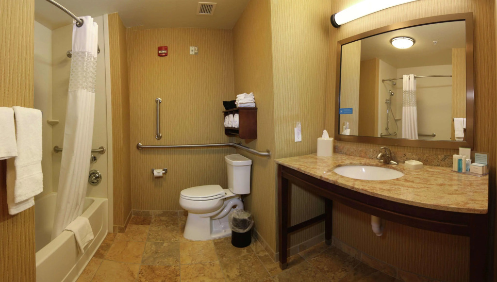 Hampton Inn & Suites Grand Forks