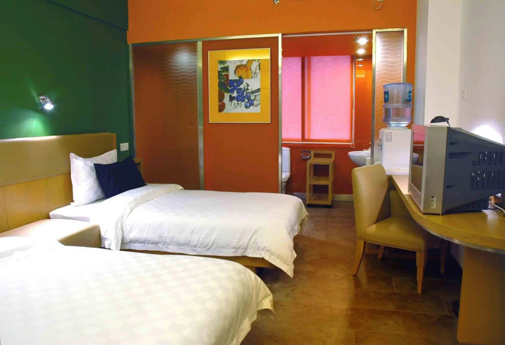 Gangding Garden Inn