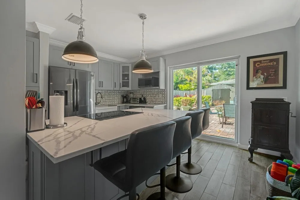 Recently Renovated Paradise W/ Private Pool! Close To Everything! 2 Bedroom Home by RedAwning