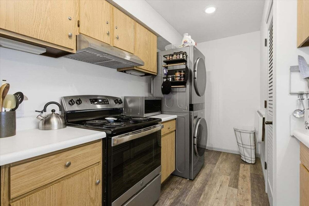 Prime Osage Beach Home, Pet-friendly w/ Garage Near Margaritaville, Dining & Golf
