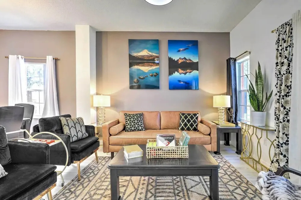 Fire Pit + Pool Access: Resort Getaway Near Disney