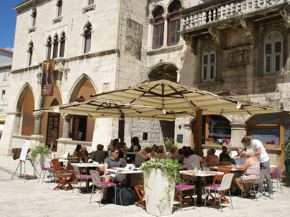 Beautiful Apartments Just Outside Trogir , Only 100 M Away From the Beach