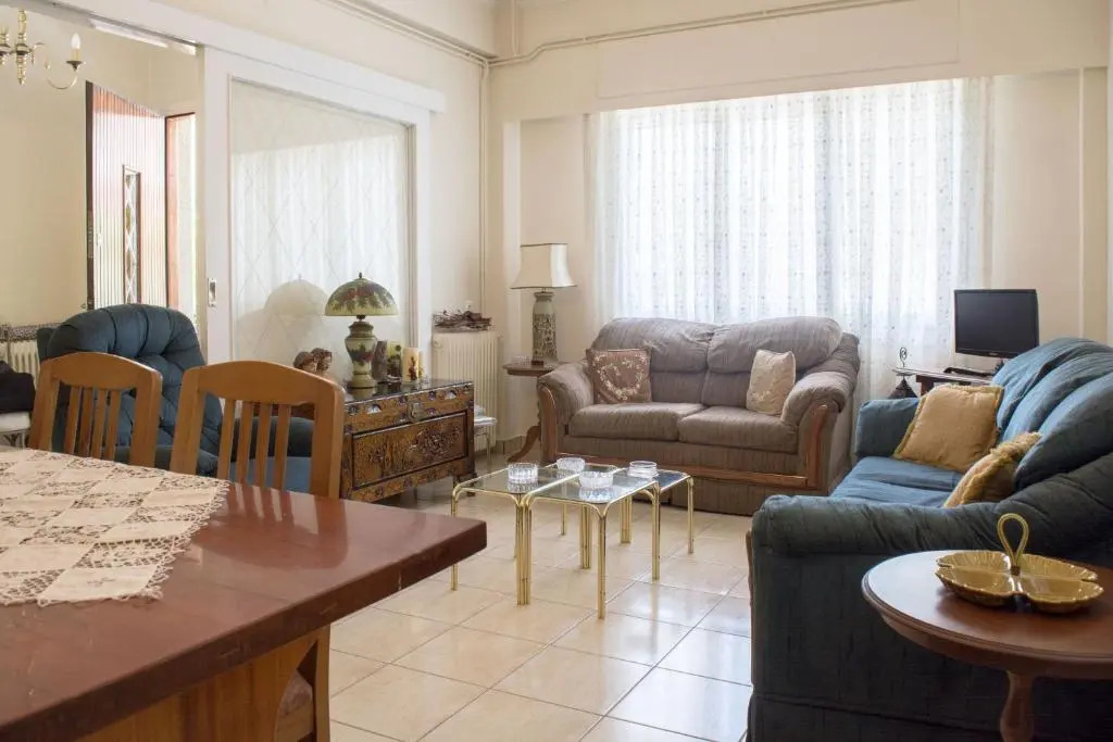 Family apt with garden next to the sea