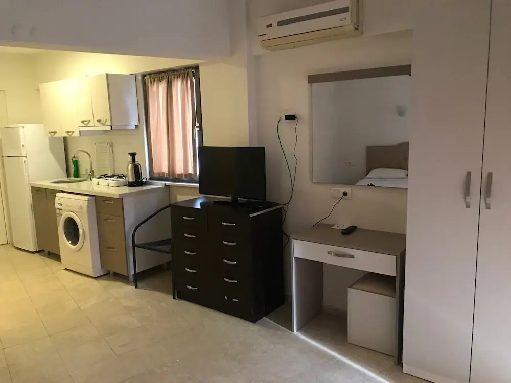 Can Apartments