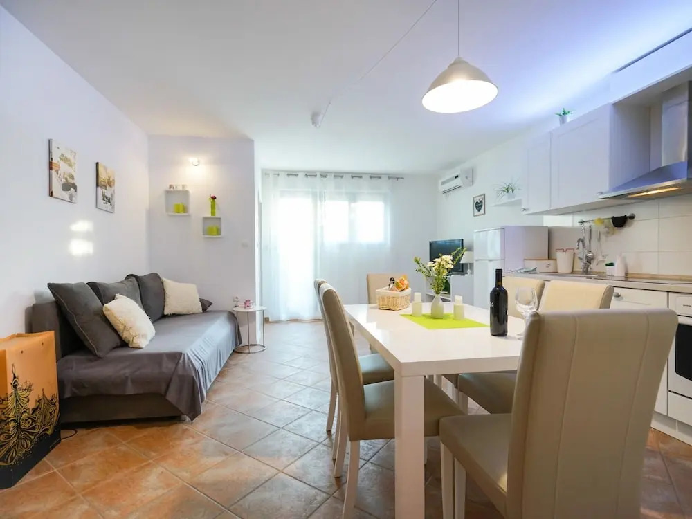 Modern Apartment with Seaview, Private Terrace And Pool,Only 150m From the Beach