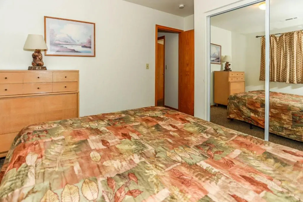 Cozy Hollow - 1890 by Big Bear Vacations