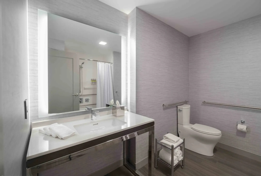 Holiday Inn Express - Boston Logan Airport - Revere by IHG
