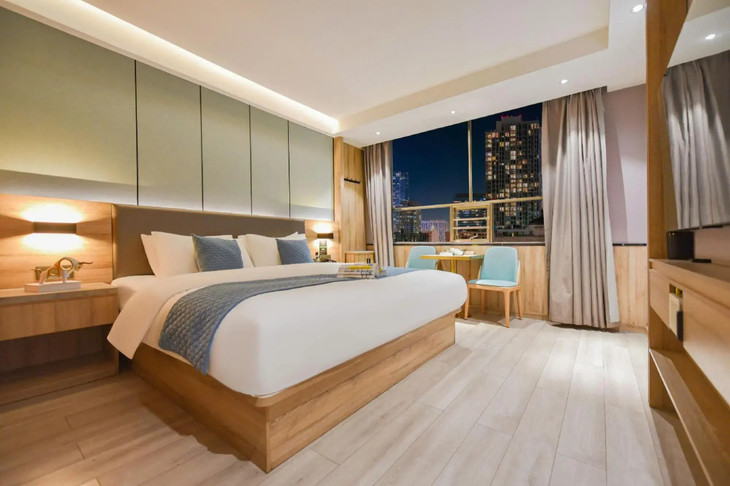 Hefeng Huarong Business Hotel