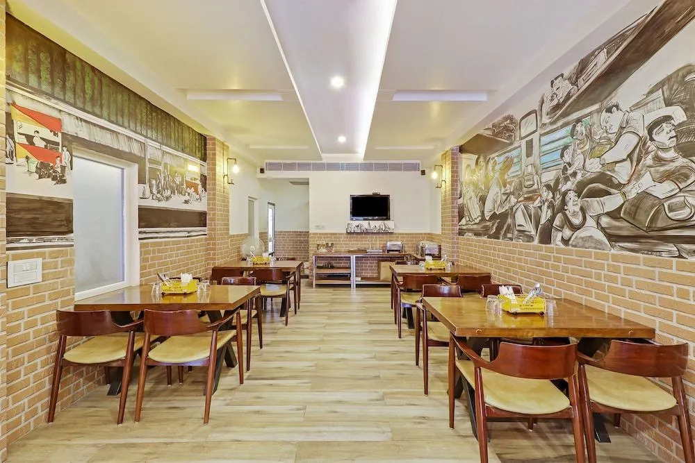Capital O 2242 Hotel Yuvraj Deluxe