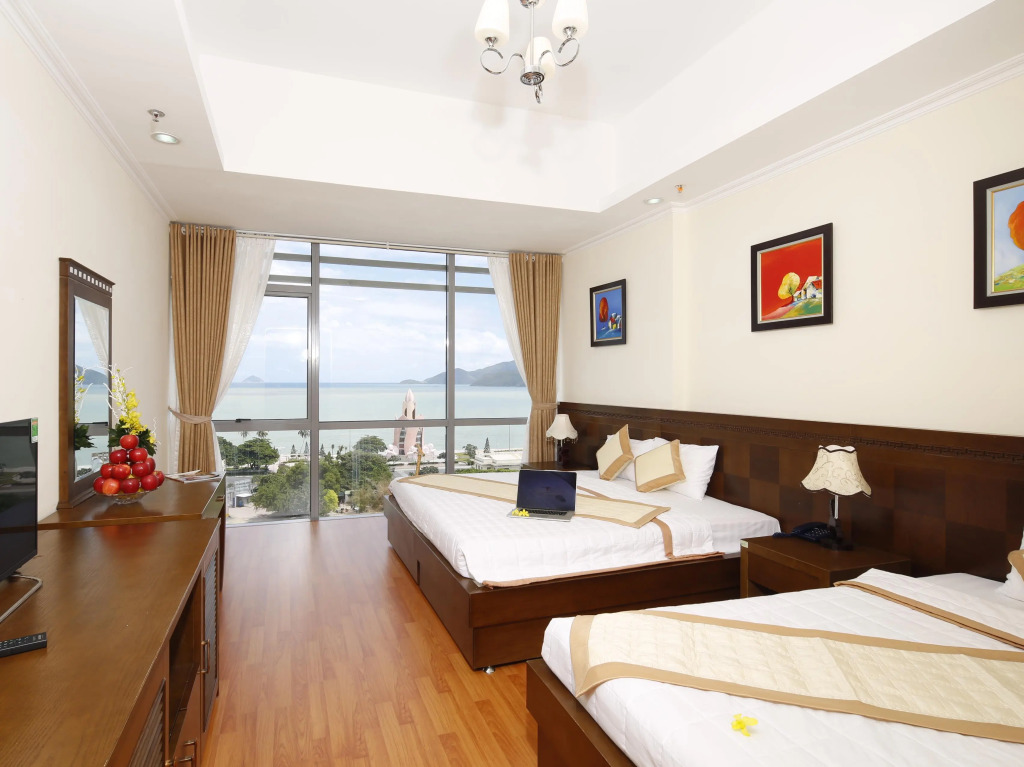 Holiday Central Nha Trang