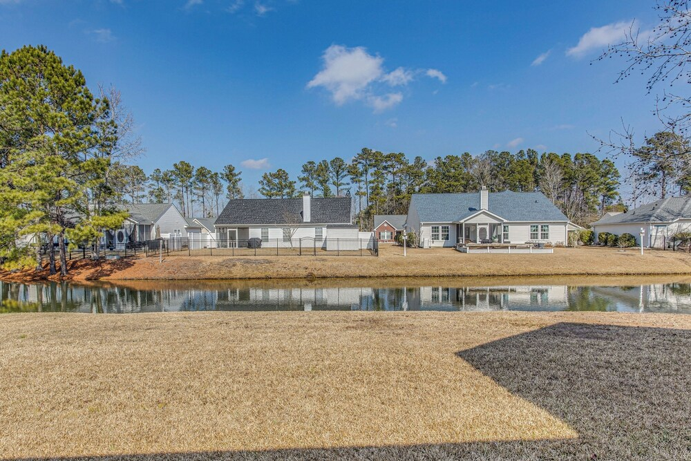 Pool Access & Pond Views: Longs Home Near Golf!