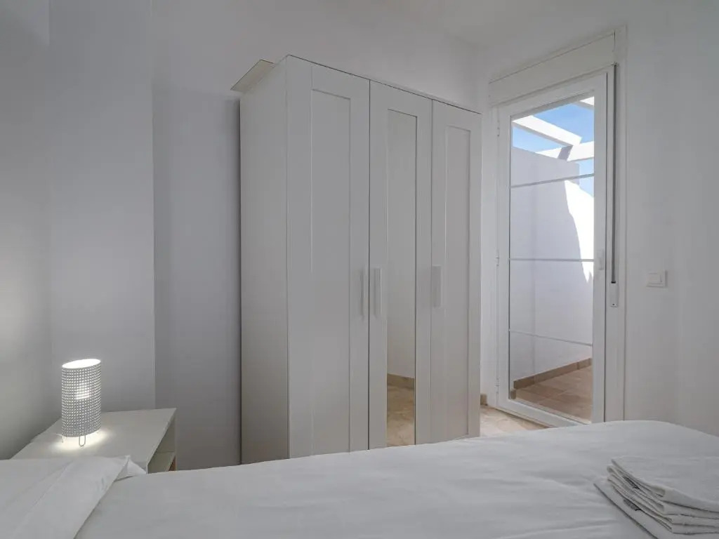 Small Oasis 2366 Sea View