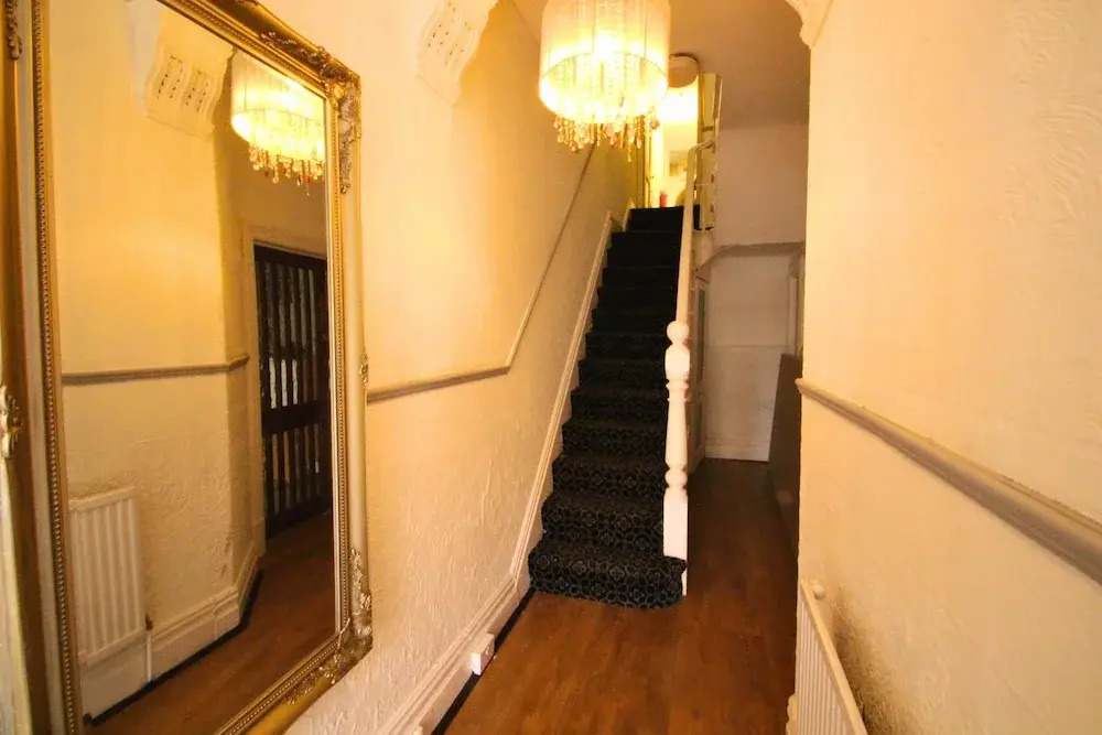 OYO Hotel 33