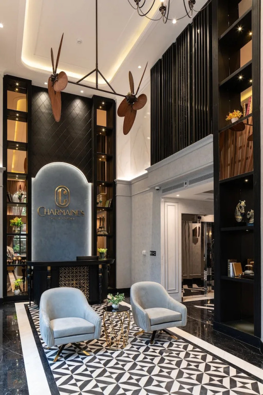 Charmaine's Hotel & Apartment
