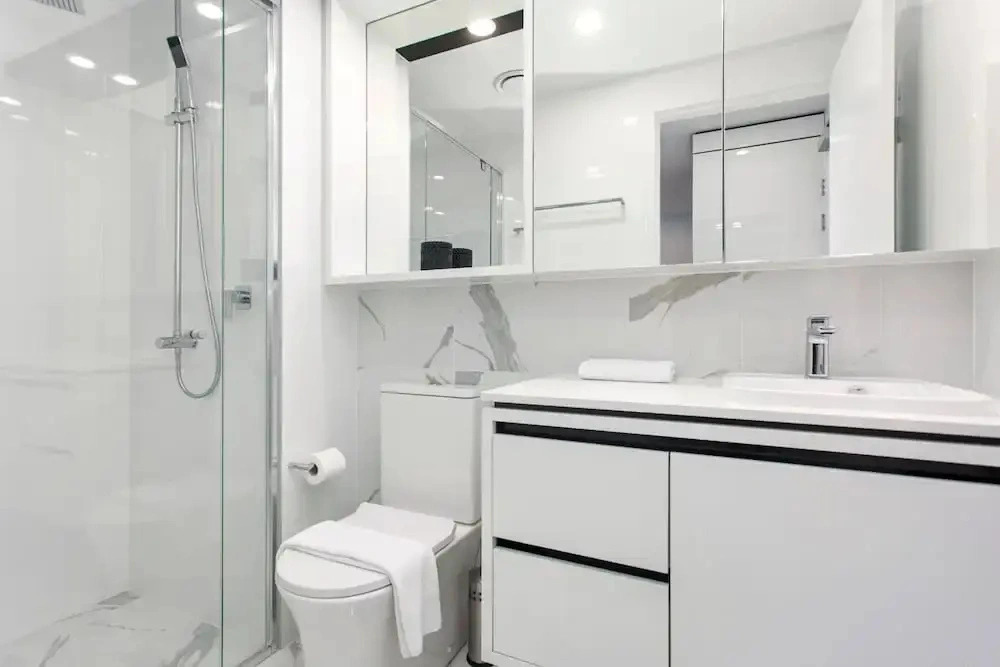 Central 2-bed With Gym, BBQ & Stunning Views