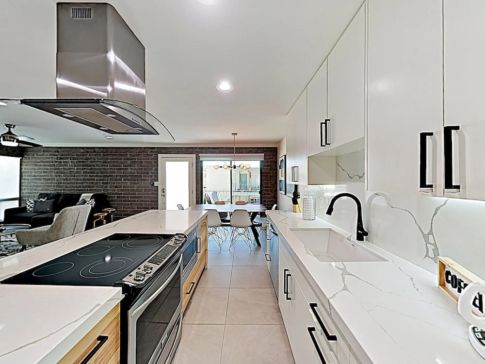 4917 Scottsdale - 2 Br Condo