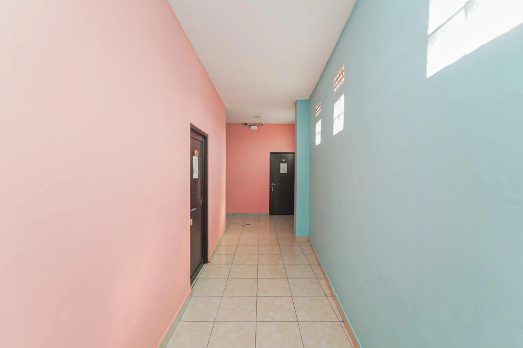 OYO 779 Mn One Residence Syariah Near ITC Cempaka Mas Near Kalbe Farma