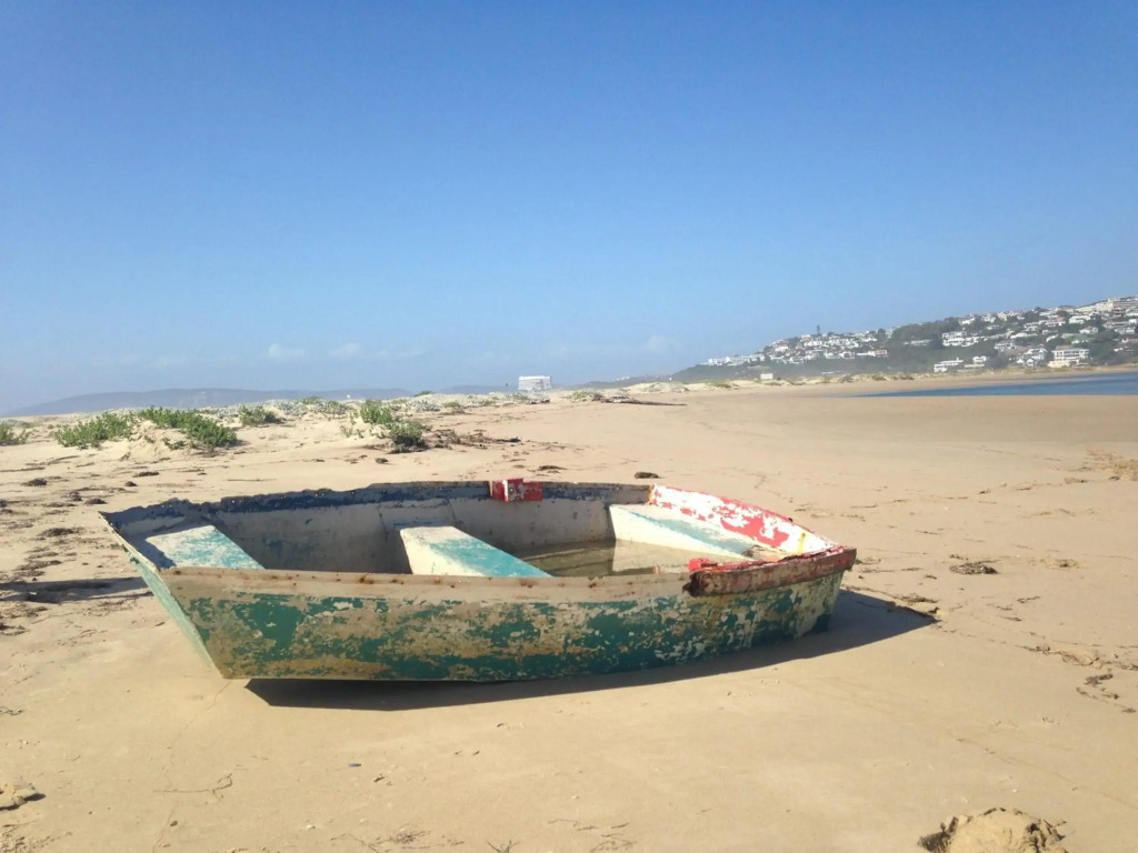 The River Club Loft - 6 sleeper, Swimming Pool, 2 min to Robberg Beach