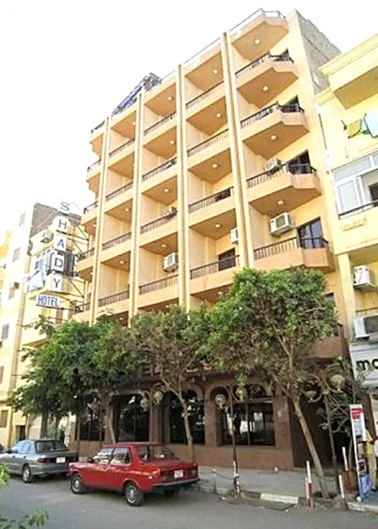 Shady Hotel Luxor