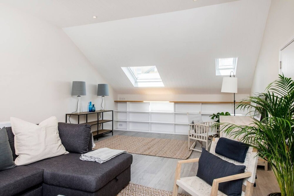 3-bed Mews House, Battersea