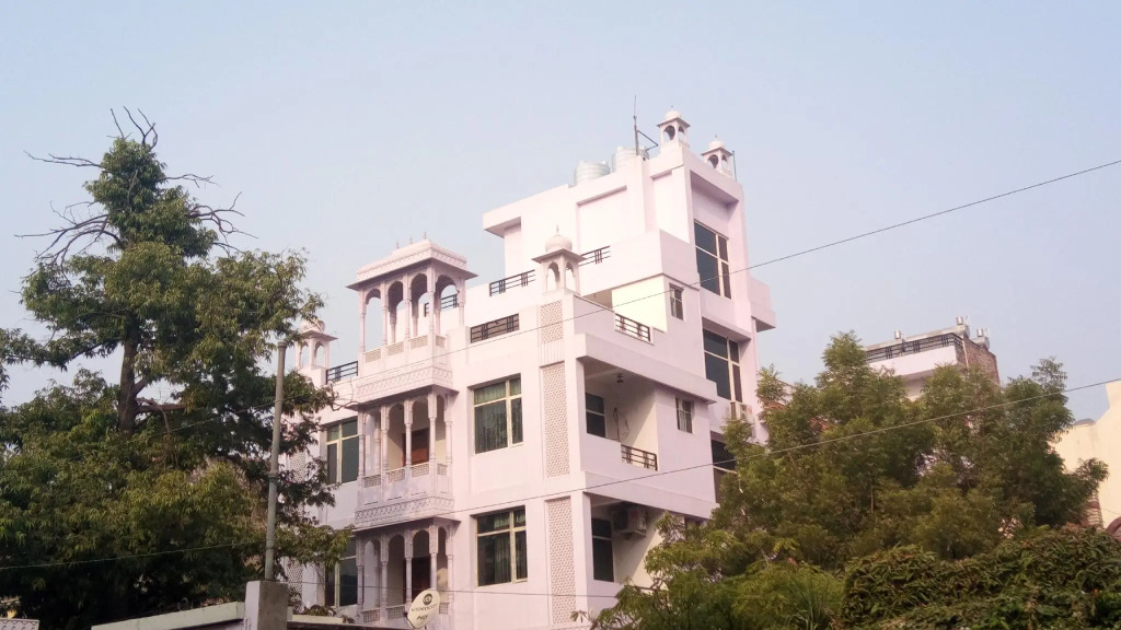 Hotel Chit Chat Palace