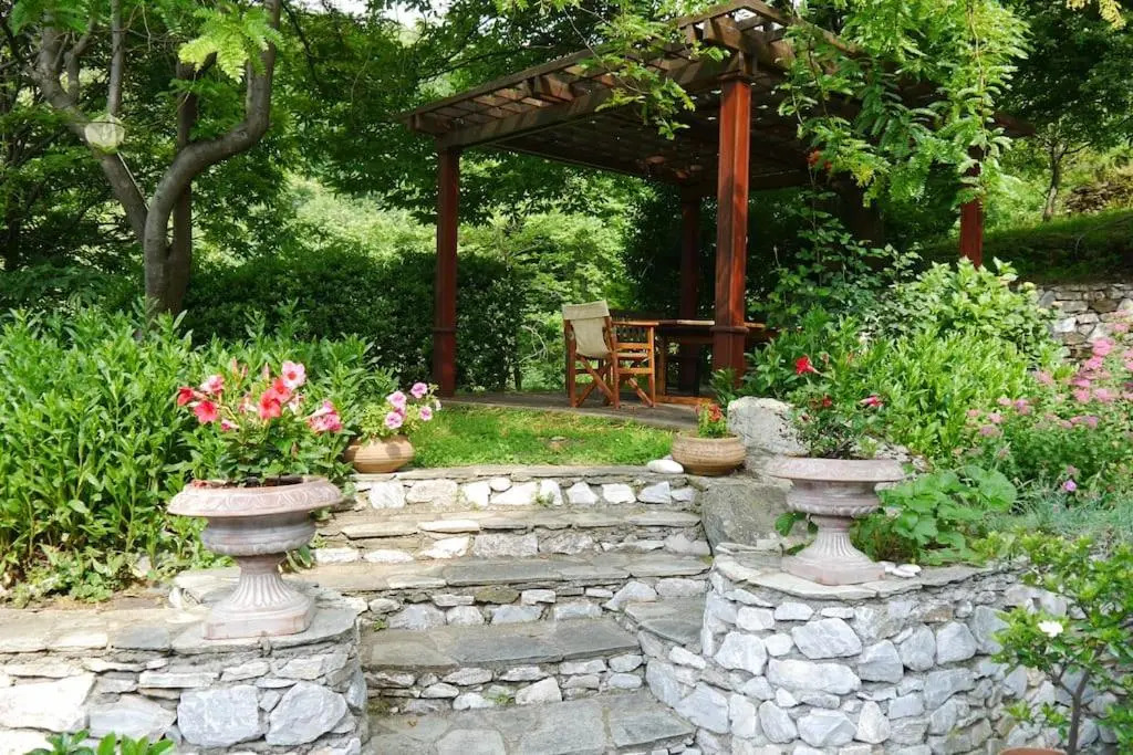 Wonderful 4 Bedroom Villa & separate guest house Villa Thalia