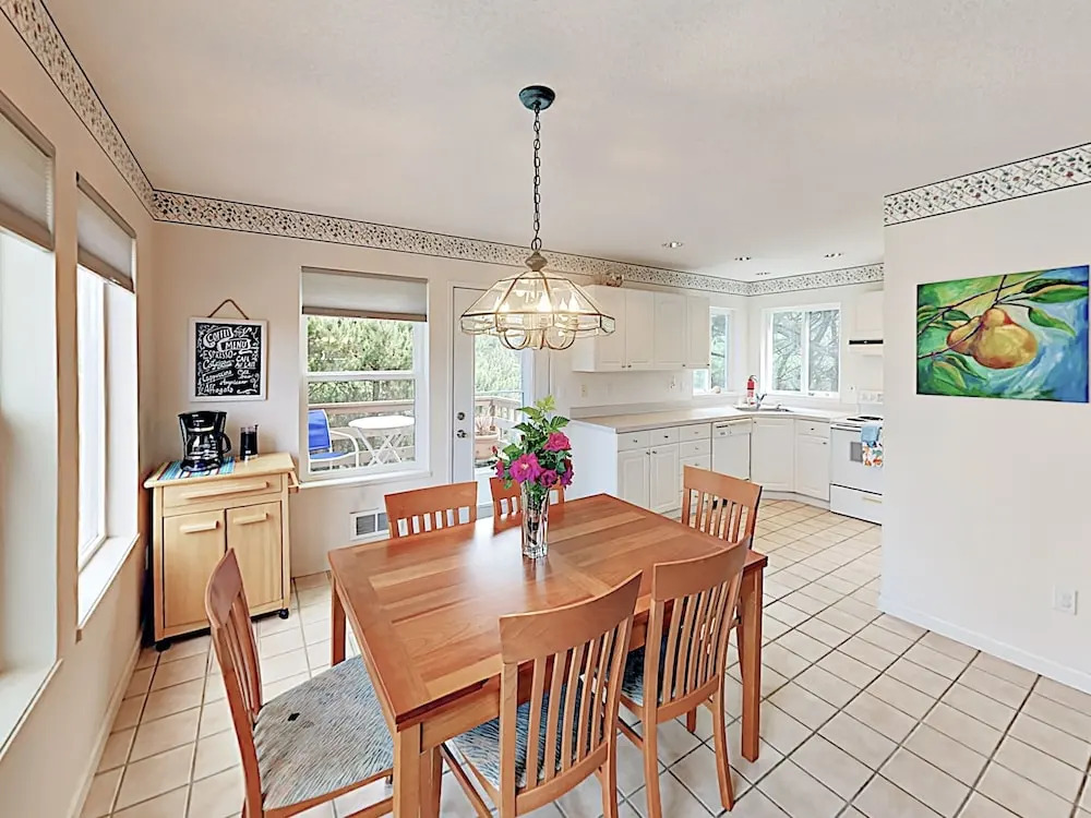 5870 Cloverdale - 4 Br Home