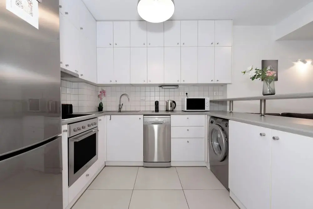 Minimalist 2Bedroom Apartment with Balcony in the heart of Athens