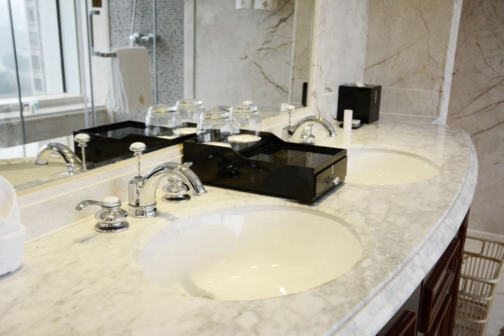Yinxin Century Hotel