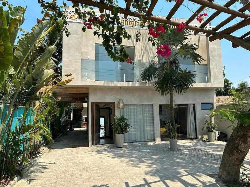 Santorini Beach Hotel - Frente Mar - Pé na Areia