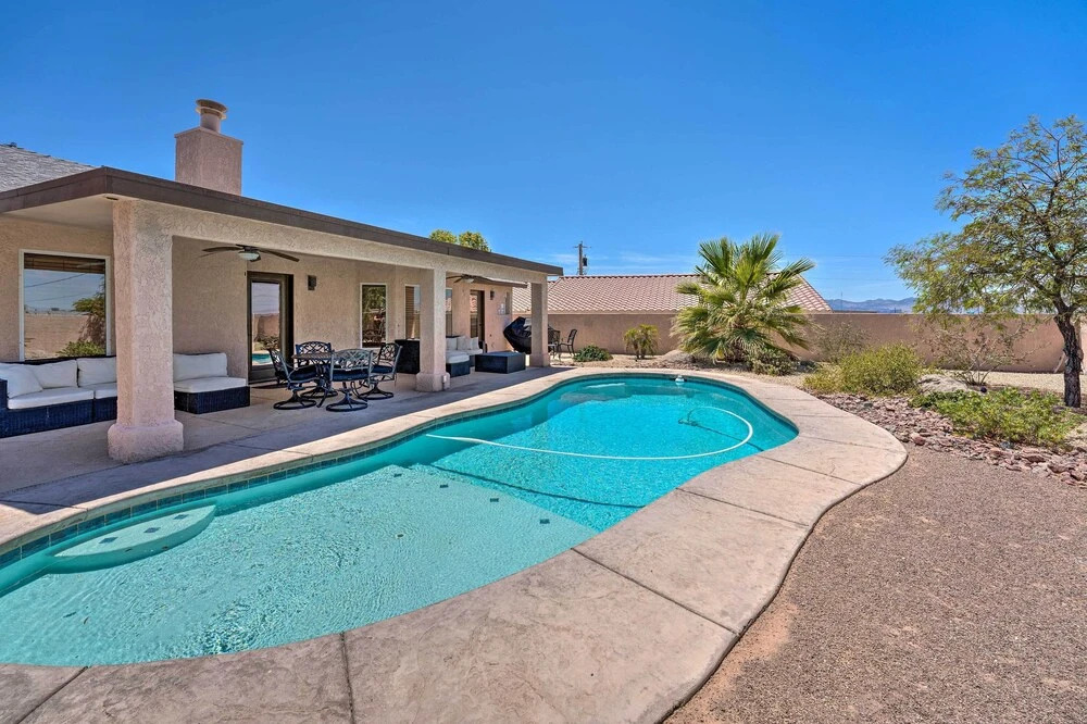 4 Mi to Lake Havasu: Home w/ Private Pool & Bbq!