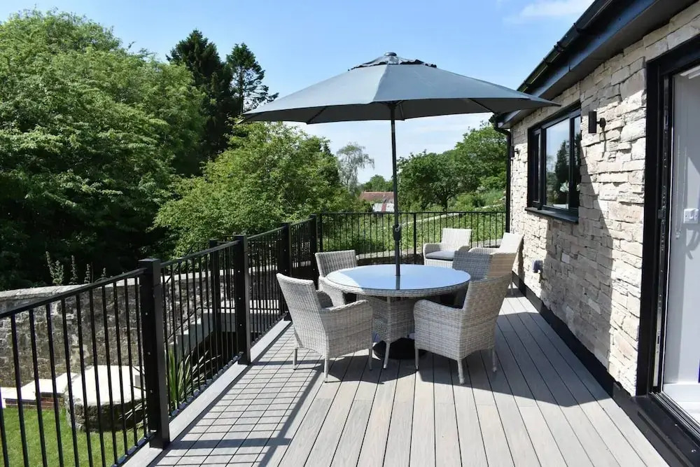 The View, Charming 2-bed Apartment in Shaftesbury,