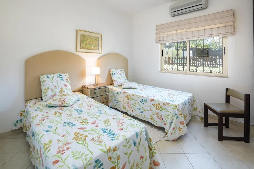 Casa Mestre, Vilamoura 3 Bedroom Villa With Private d Pool Air Con Free Wifi