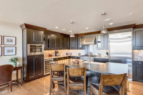 Edgemont 2707 - Luxury Ski-in Ski-out Condo