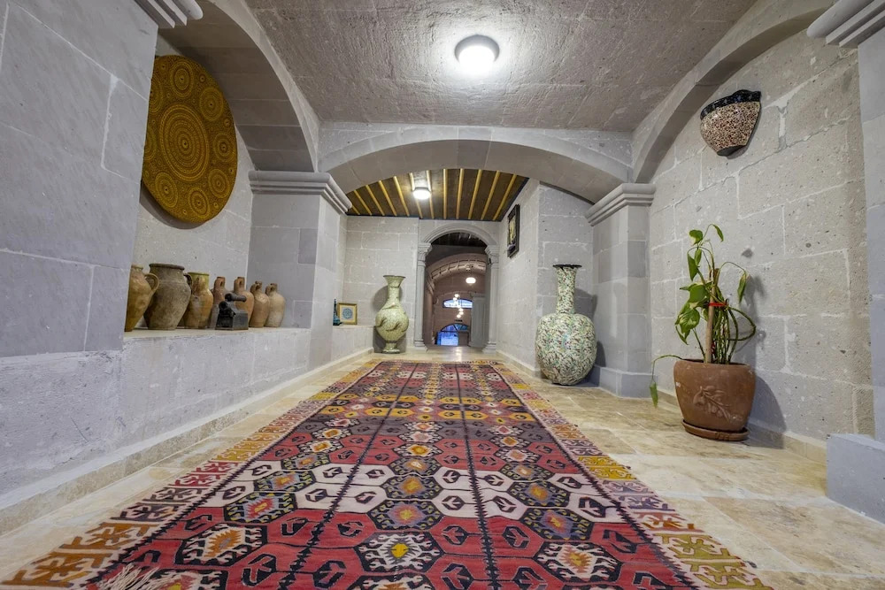 Underground Cave Suites Hotel