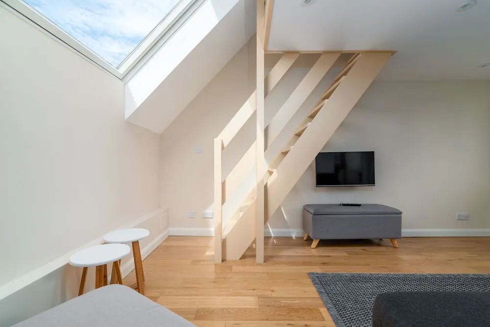 Beautiful 1 Br Home Near River Thames Fits 4