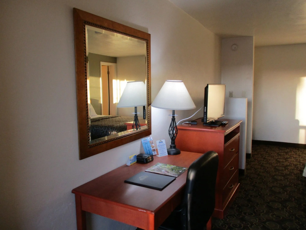 Days Inn by Wyndham Montrose