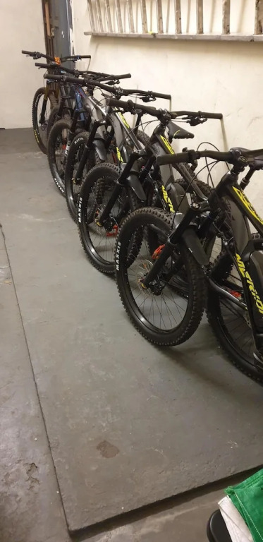 Emtb & B