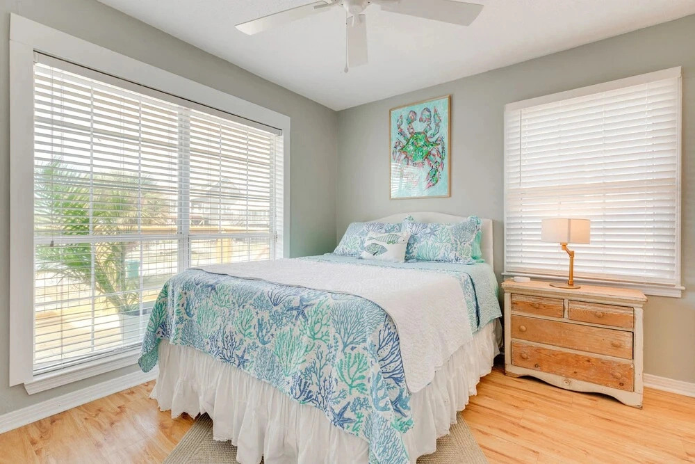 Walk to Waves! Dauphin Island Beach House w/ Deck