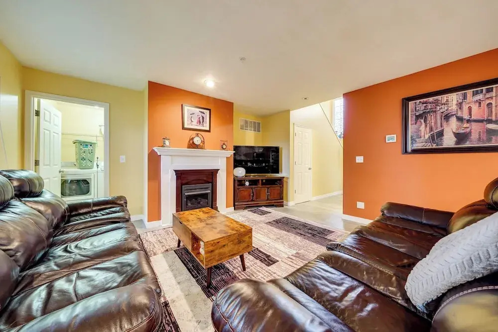 Pet-friendly Seatac Retreat 6 Mi to Puget Sound!