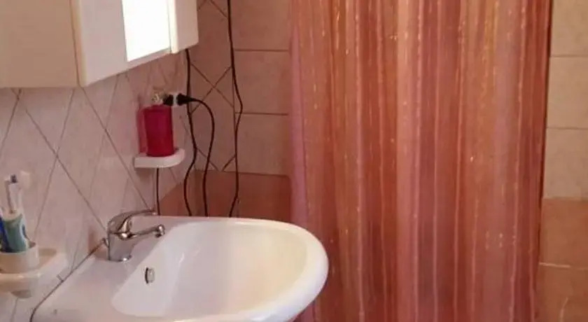 Giuffres Rooms